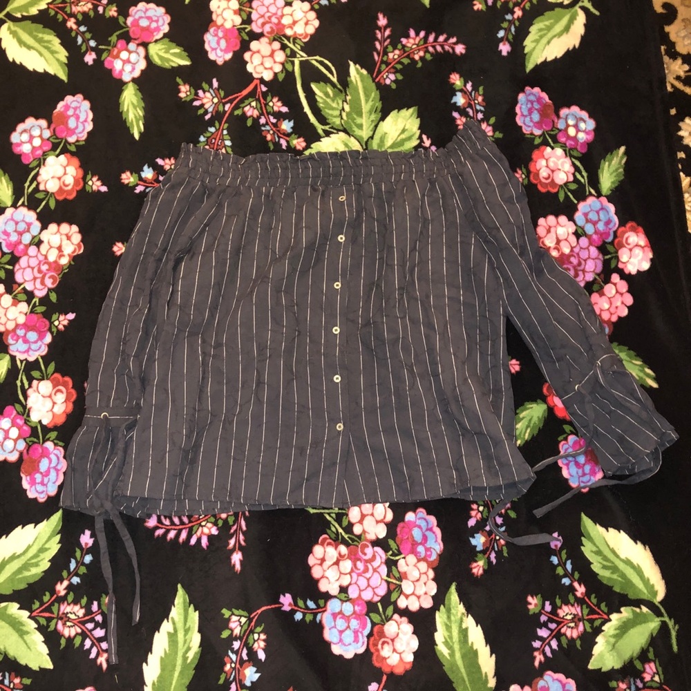 🎉HP🎉Lucky Brand off the shoulder shirt